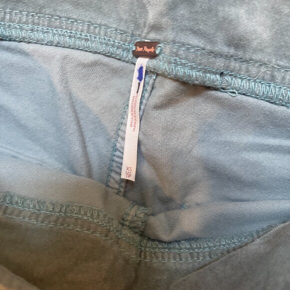 020 We The Free In My Feelings Cropped Slim Flare Velvet Pants NWT Size XS - Picture 8 of 11